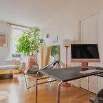 Spacious Apartment In Central Paris