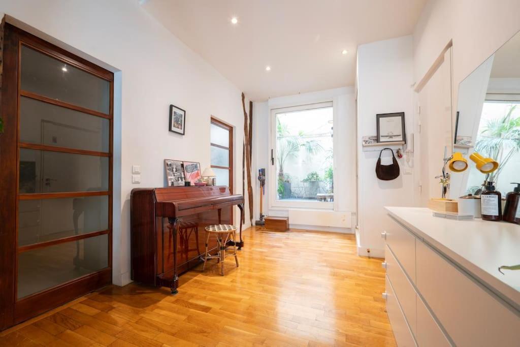 Apartment Spacious In Paris