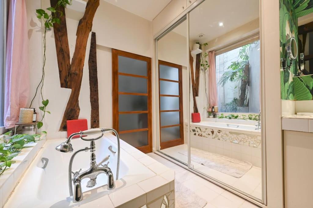 Spacious In Apartment Paris